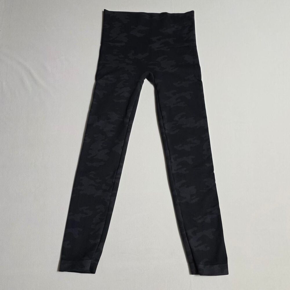 SPANX Look At Me Now Seamless Leggings Black Camo FL3515 Size Large